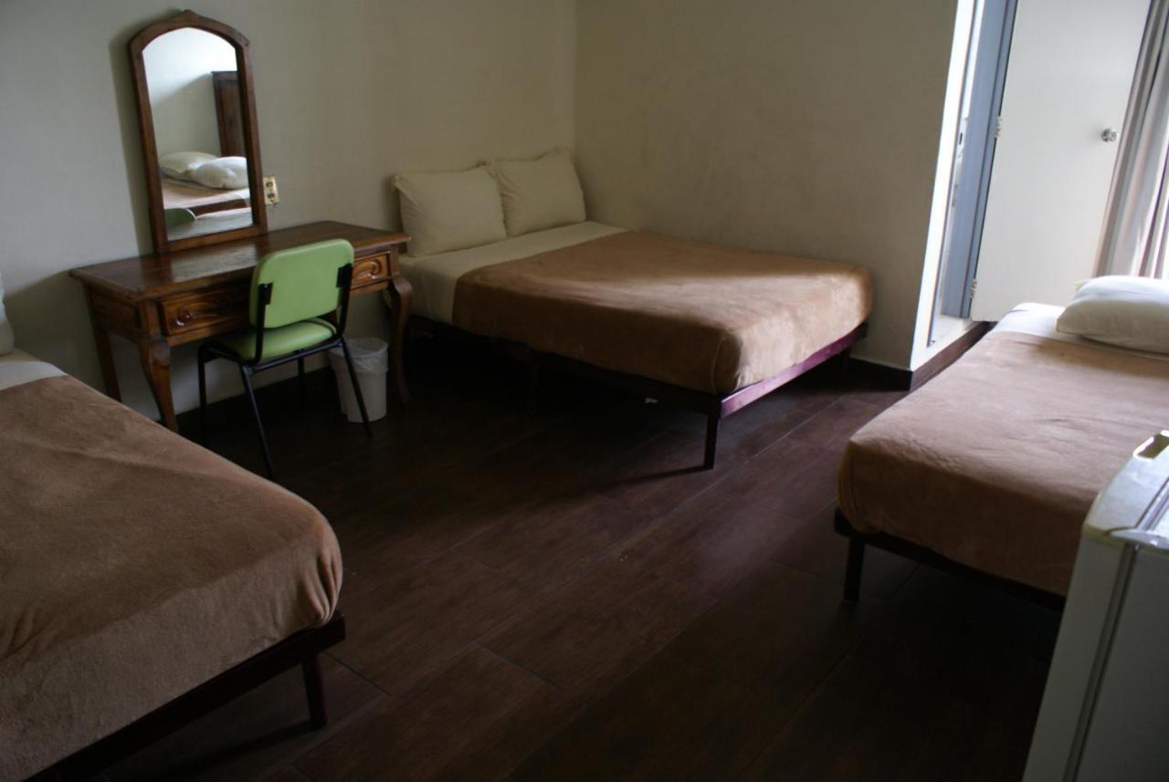 Nueva York Hotel Guadalajara Buitenkant foto