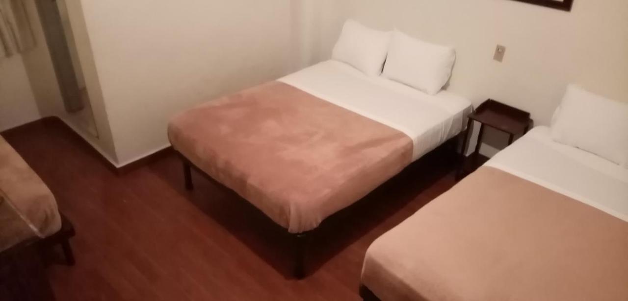 Nueva York Hotel Guadalajara Buitenkant foto