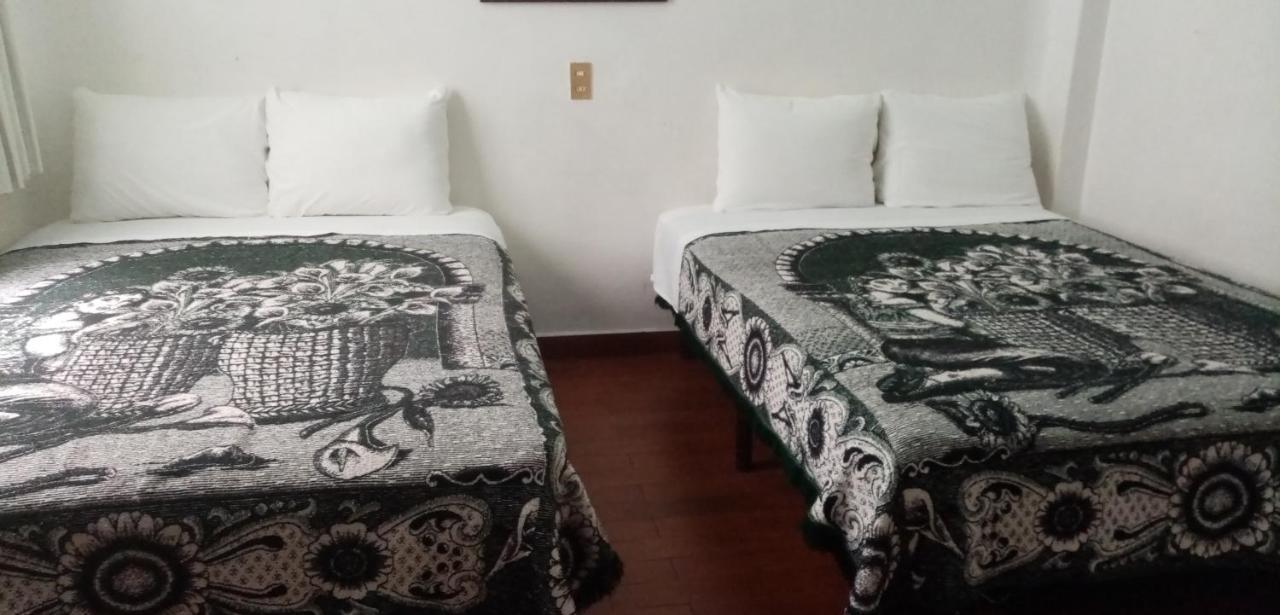 Nueva York Hotel Guadalajara Buitenkant foto