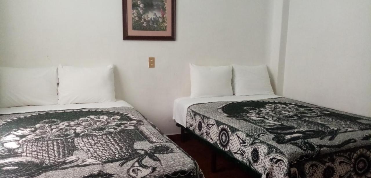 Nueva York Hotel Guadalajara Buitenkant foto